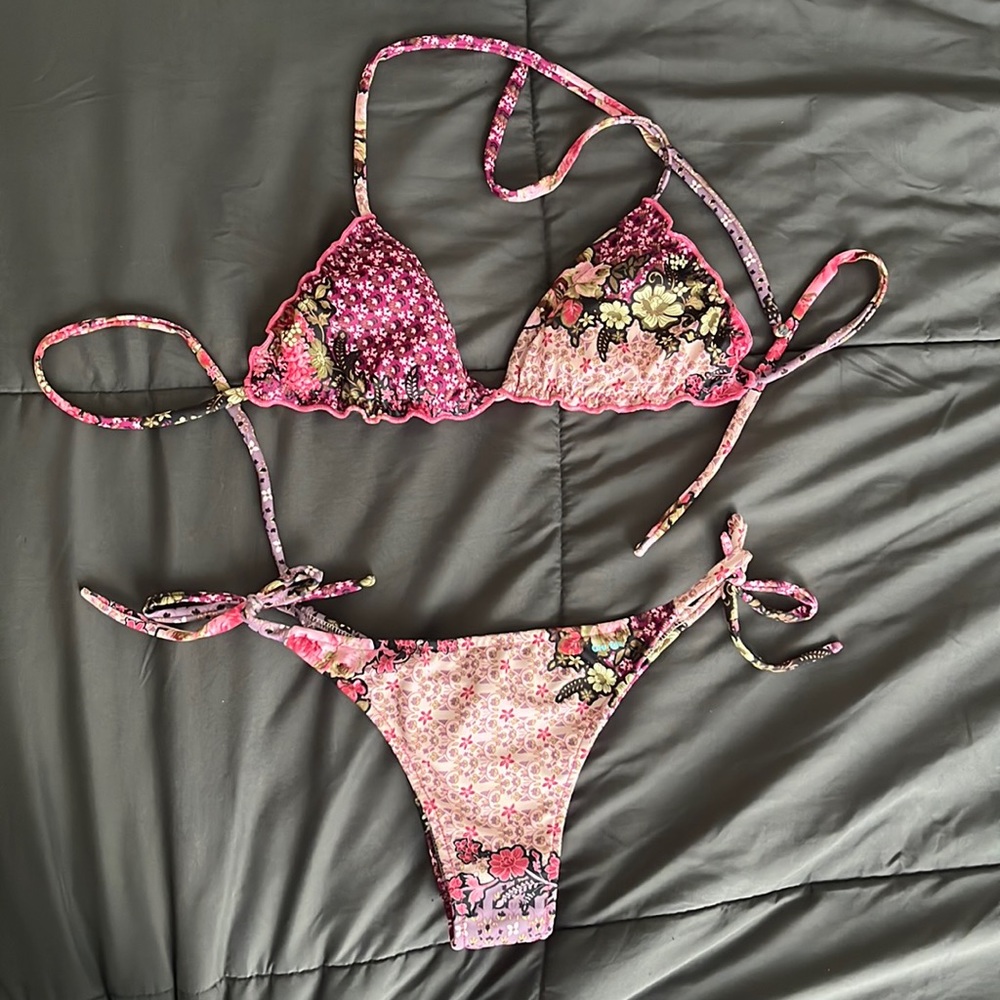 Floral bikini